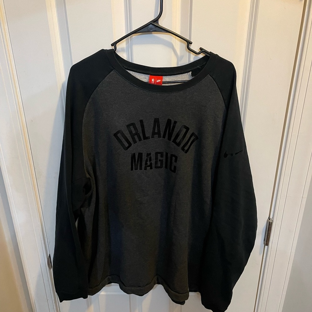 Orlando Magic Hoodless Sweatshirt. NIKE